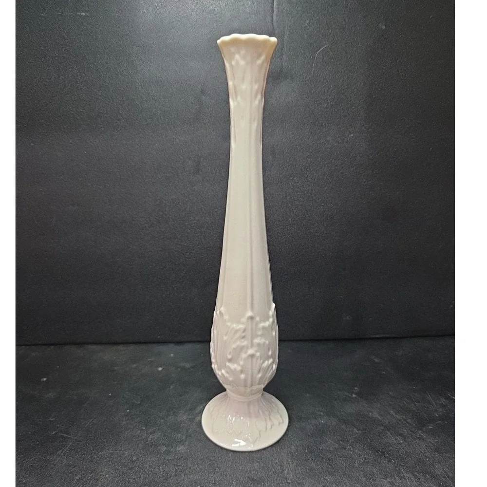 Lenox Florentine Ivory White Bud Vase, Vintage Raised Leaf Pattern, Centerpiece